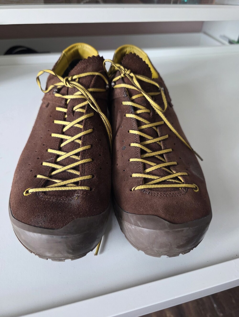Men's Suede Athletic Shoes in Brown with Yellow Accents
